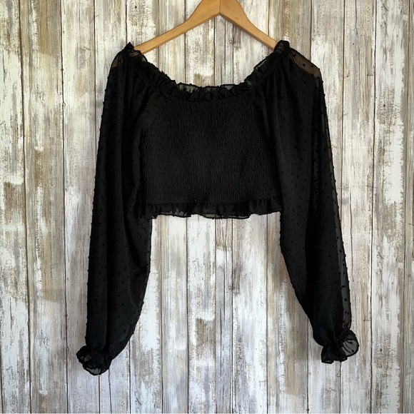Entro Black Smocked Crop Puff Sleeve Blouse - Picture 2 of 7